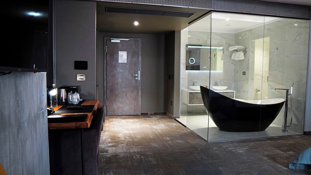 aniroc signature hotel