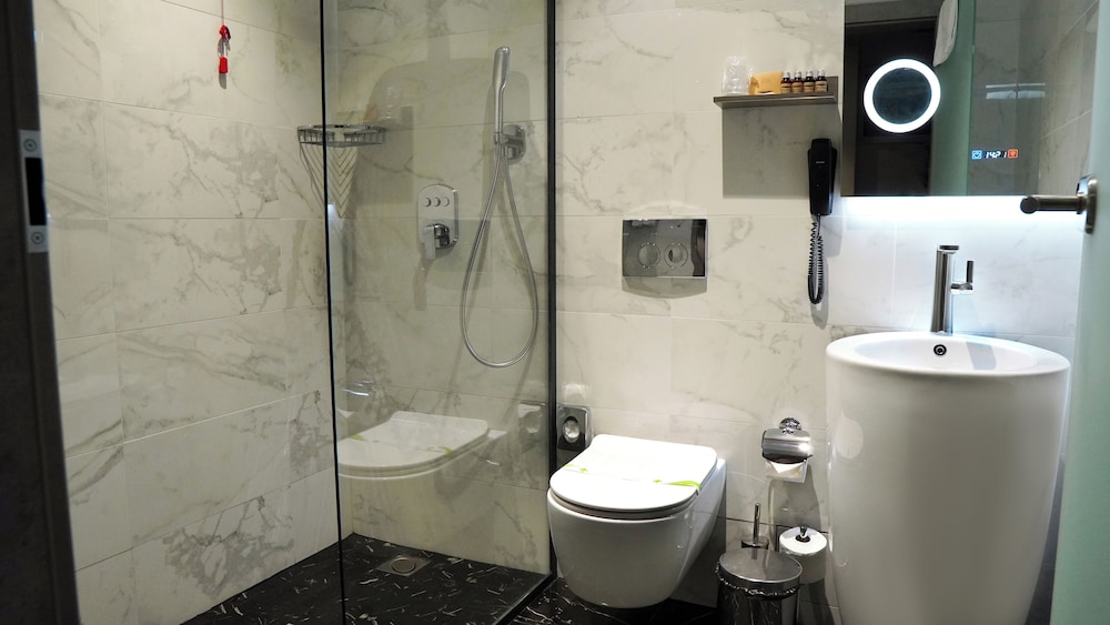 aniroc signature hotel