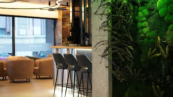 aniroc signature hotel