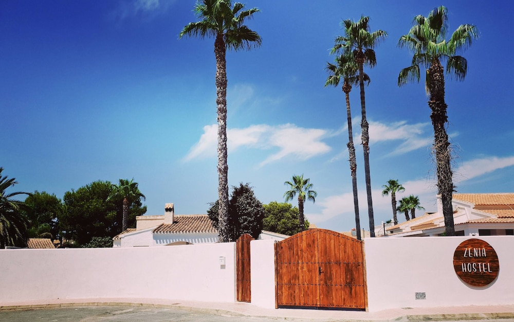 zenia hostel