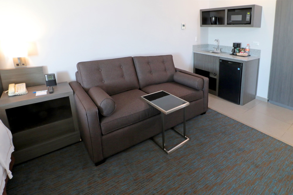 holiday inn express and suites hermosillo by ihg