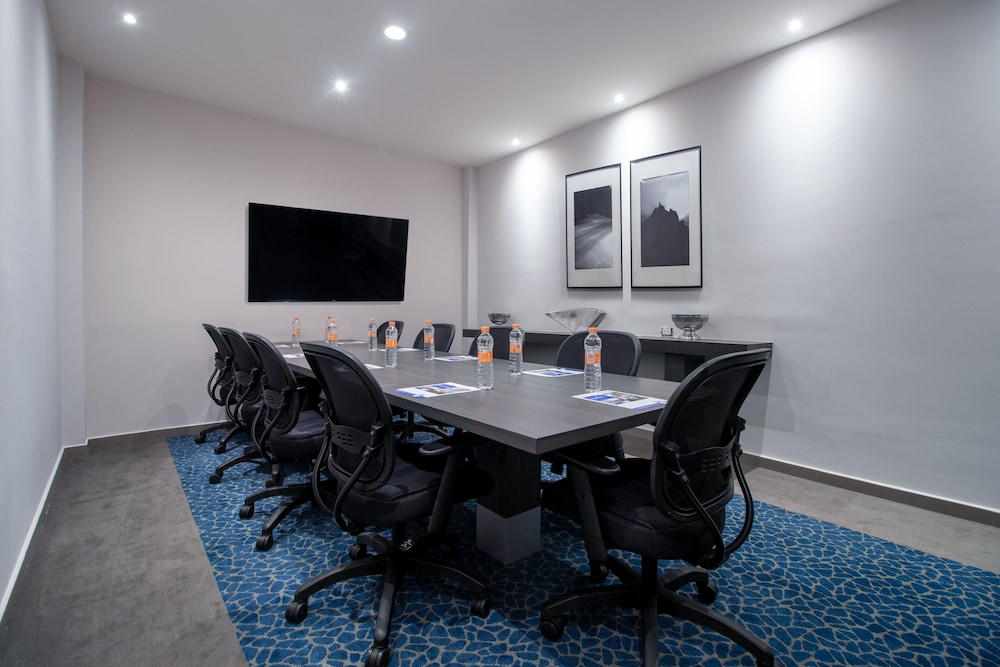 holiday inn express and suites hermosillo by ihg