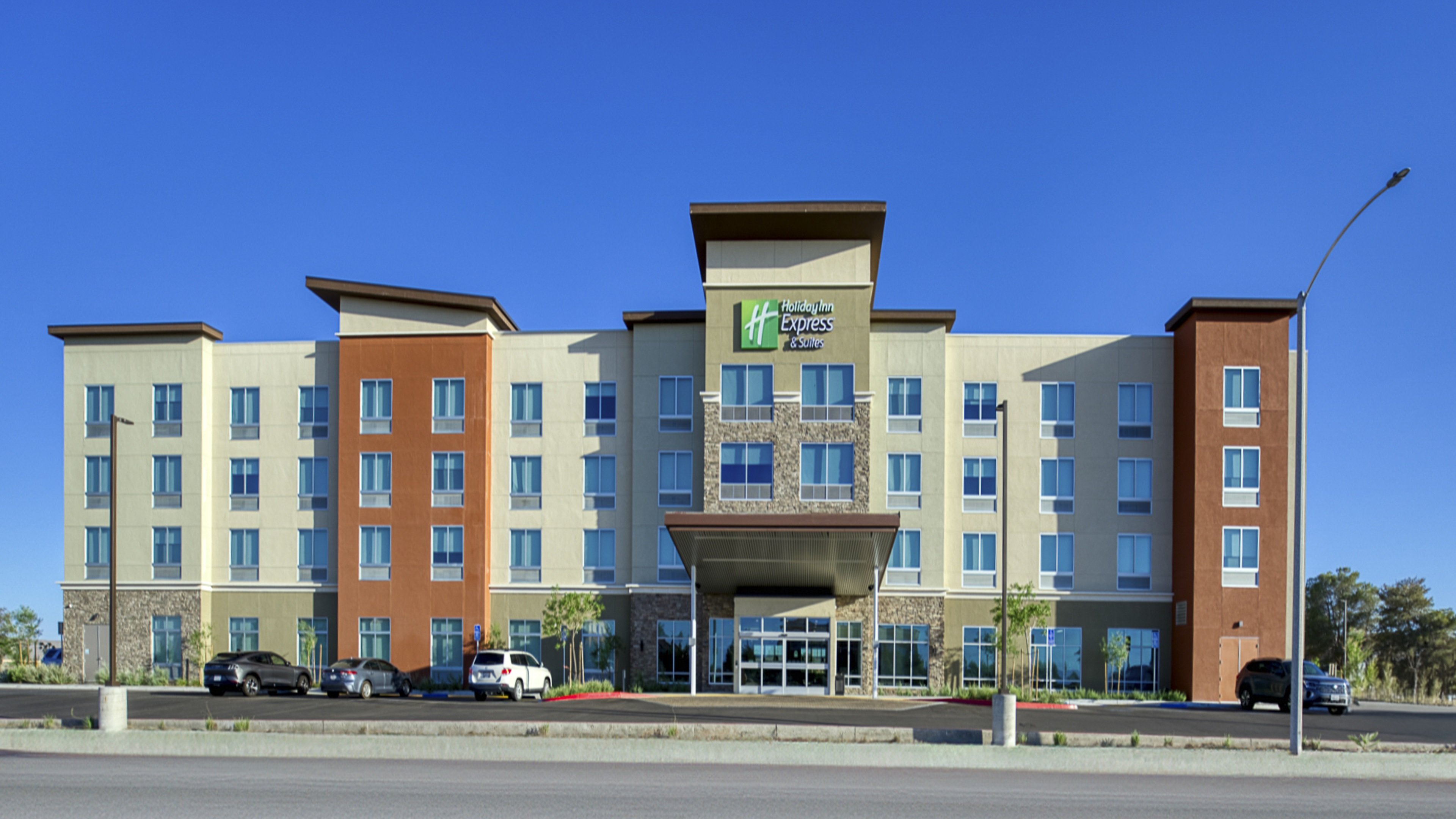 holiday inn express and suites ridgecrest china lake