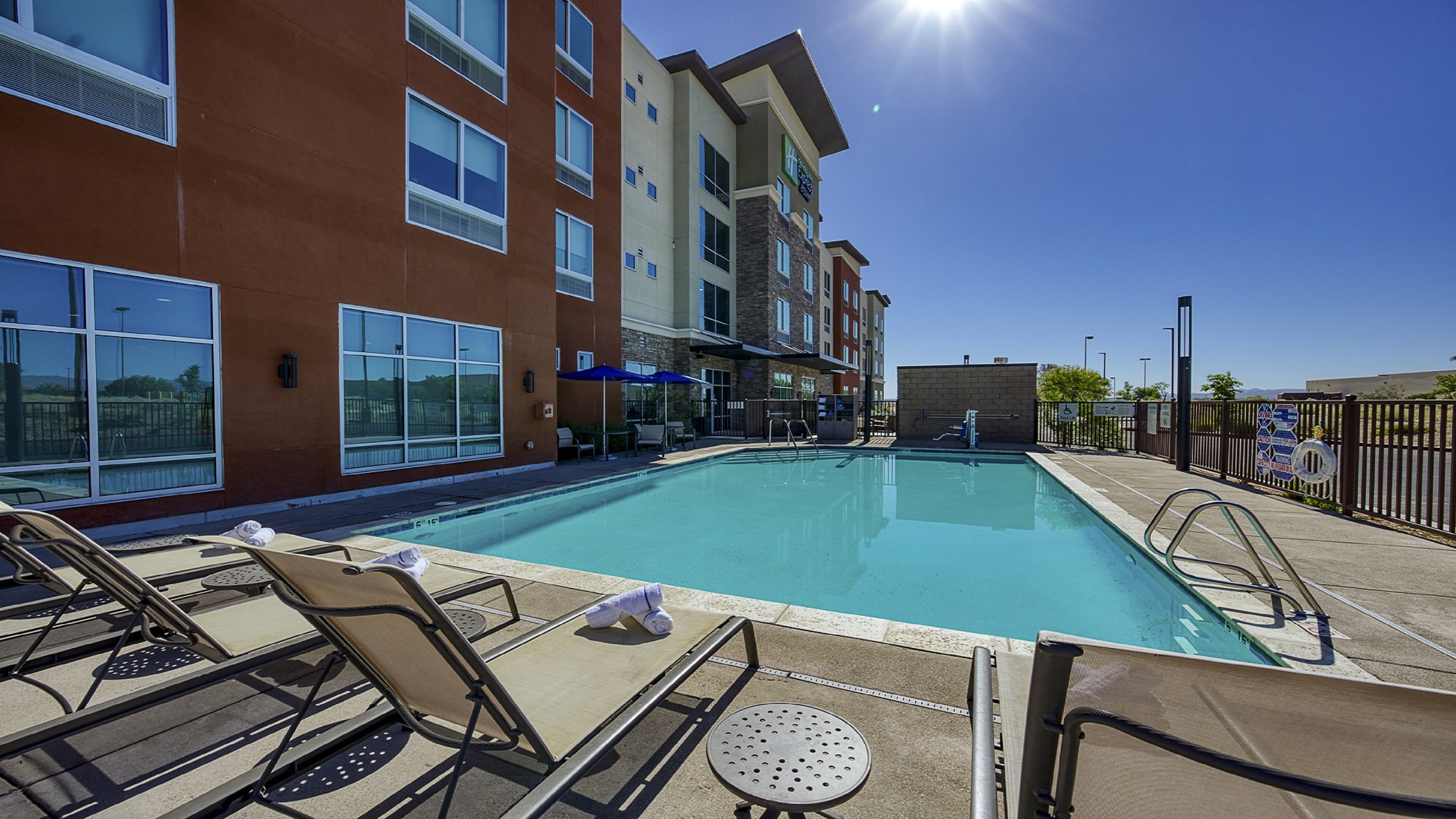 holiday inn express and suites ridgecrest china lake