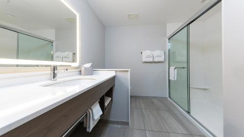 holiday inn express and suites ridgecrest china lake