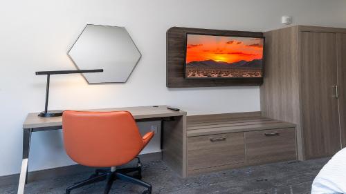 holiday inn express and suites ridgecrest china lake