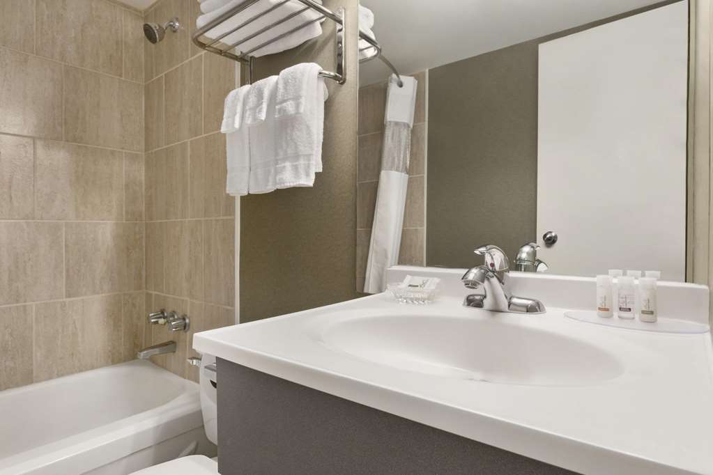 days inn by wyndham fallsview