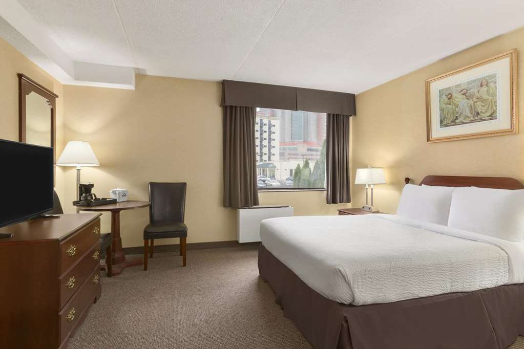 days inn by wyndham fallsview