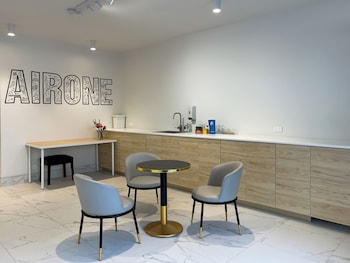 airone capsule hotel