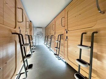 airone capsule hotel