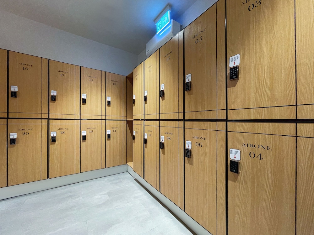 airone capsule hotel