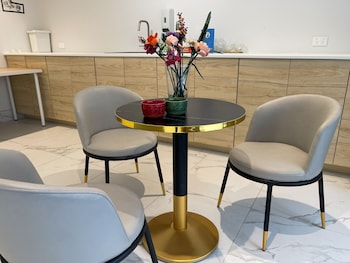 airone capsule hotel