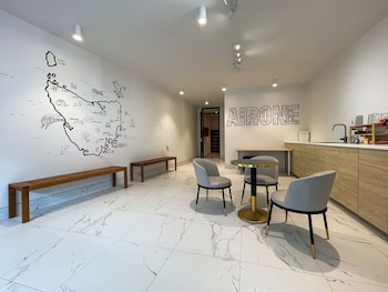 airone capsule hotel