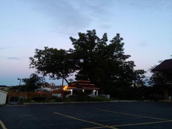6032 persepolis inn
