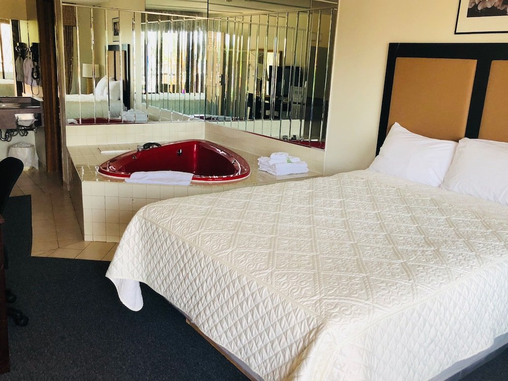6032 persepolis inn