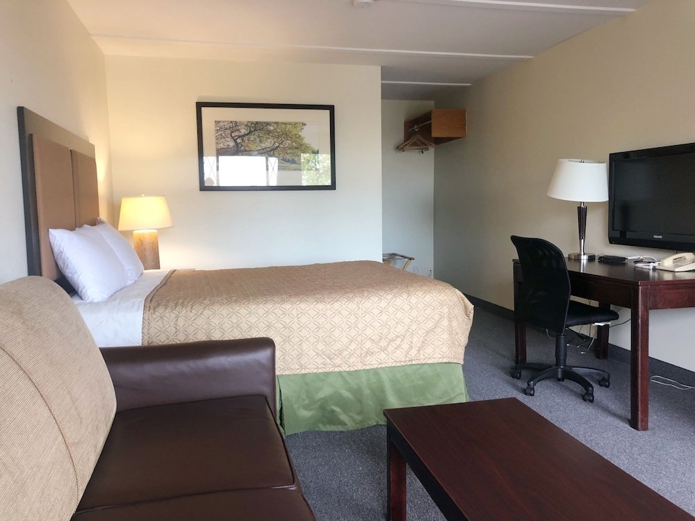 6032 persepolis inn