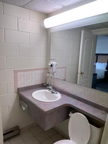6032 Persepolis Inn,Niagara Falls>>Lundy's Lane,2 star