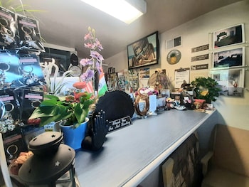 the new star motel 1950s retro lodging and retreat center