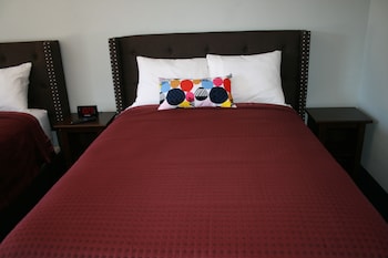 the new star motel 1950s retro lodging and retreat center