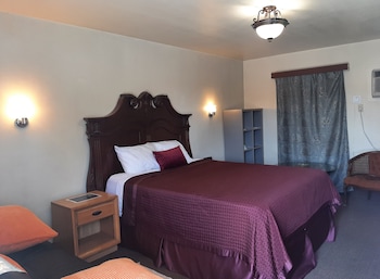 the new star motel 1950s retro lodging and retreat center