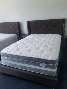 the new star motel 1950s retro lodging and retreat center