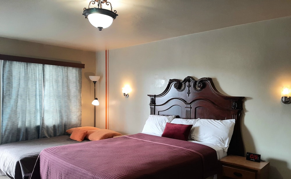 the new star motel 1950s retro lodging and retreat center