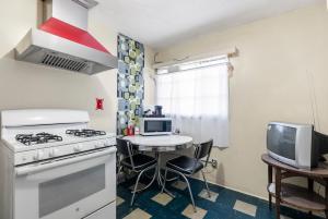 the new star motel 1950s retro lodging and retreat center