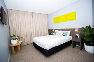 ibis styles the entrance