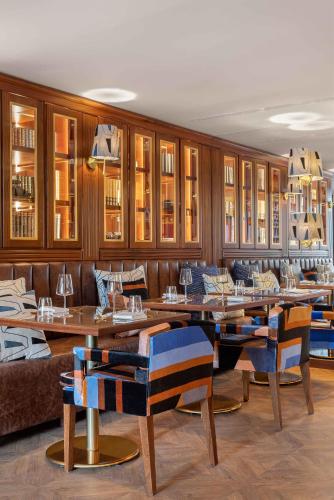 wine and books porto hotel