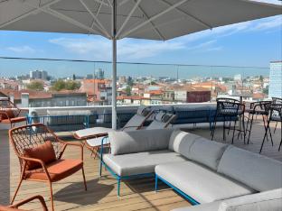 wine and books porto hotel