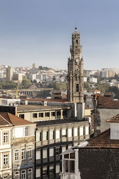 wine and books porto hotel