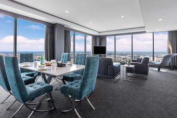 meriton suites world tower sydney