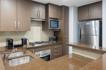 meriton suites world tower sydney