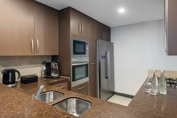 meriton suites world tower sydney
