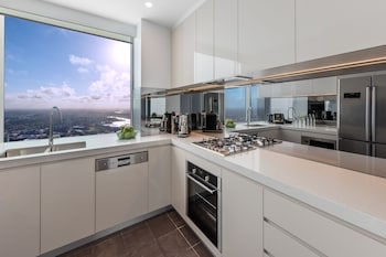 meriton suites world tower sydney
