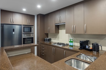 meriton suites world tower sydney