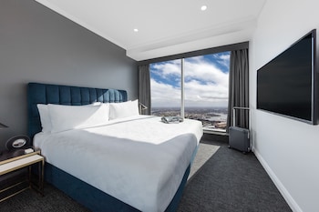 meriton suites world tower sydney