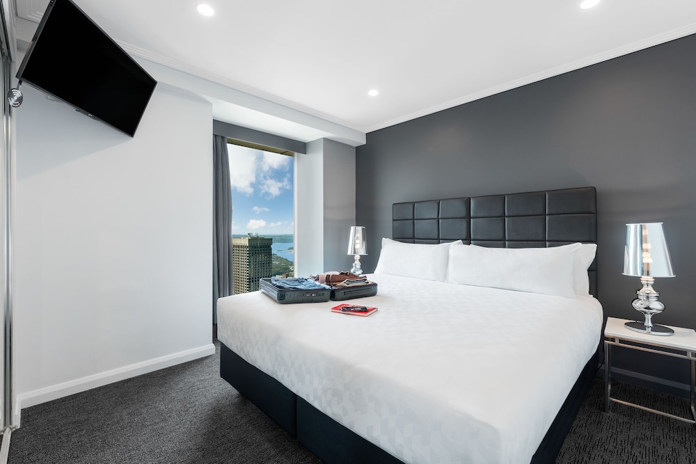 meriton suites world tower sydney