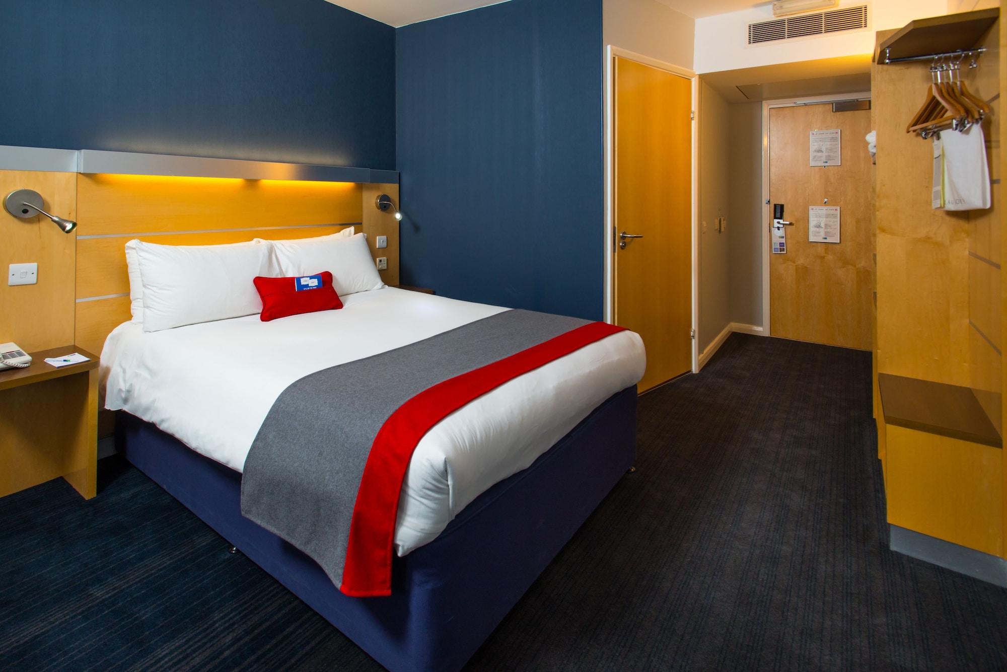 holiday inn express bedford by ihg