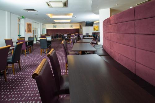 holiday inn express bedford by ihg