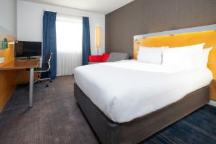 holiday inn express bedford by ihg