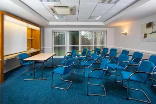 holiday inn express bedford by ihg