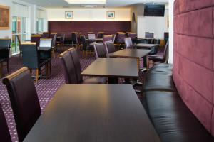 holiday inn express bedford by ihg