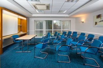 holiday inn express bedford by ihg