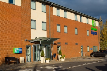 holiday inn express bedford by ihg