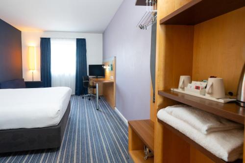 holiday inn express bedford by ihg