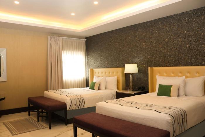 hotel grand one plaza