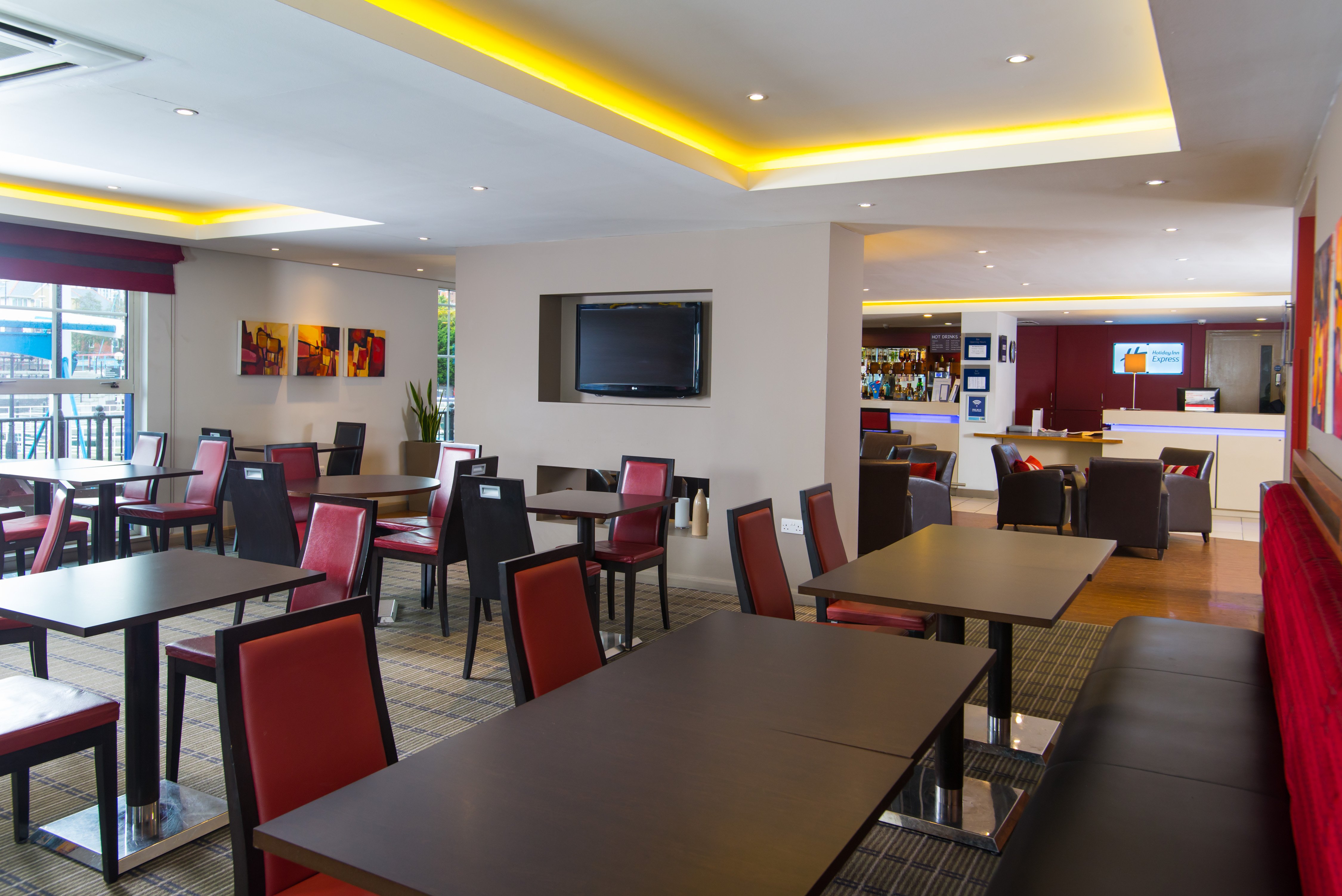 holiday inn express manchester salford quays by ihg