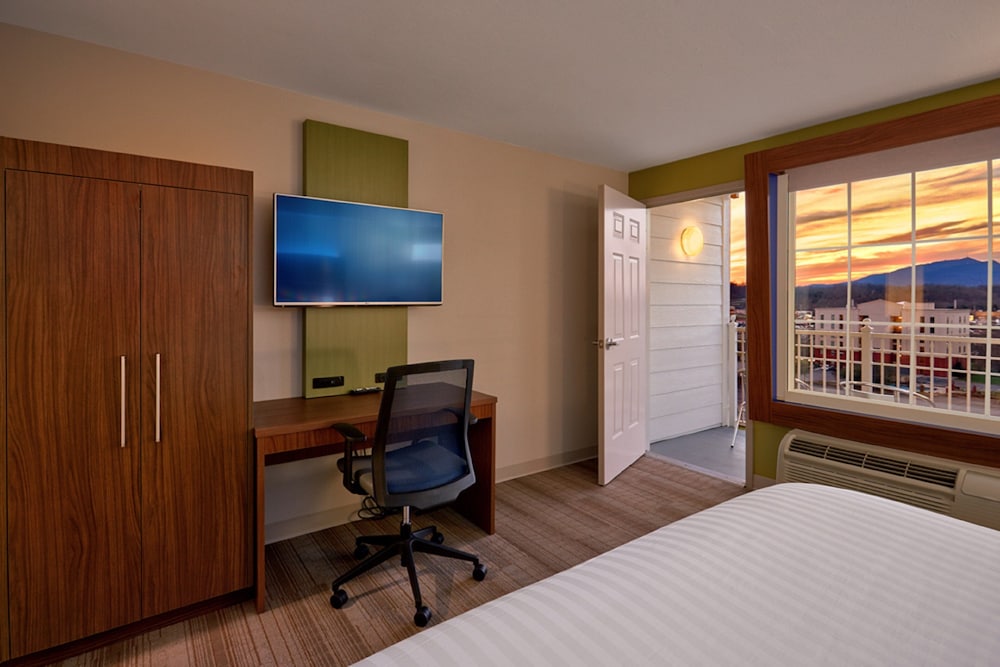holiday inn express and suites pigeon forge sevierville by ihg