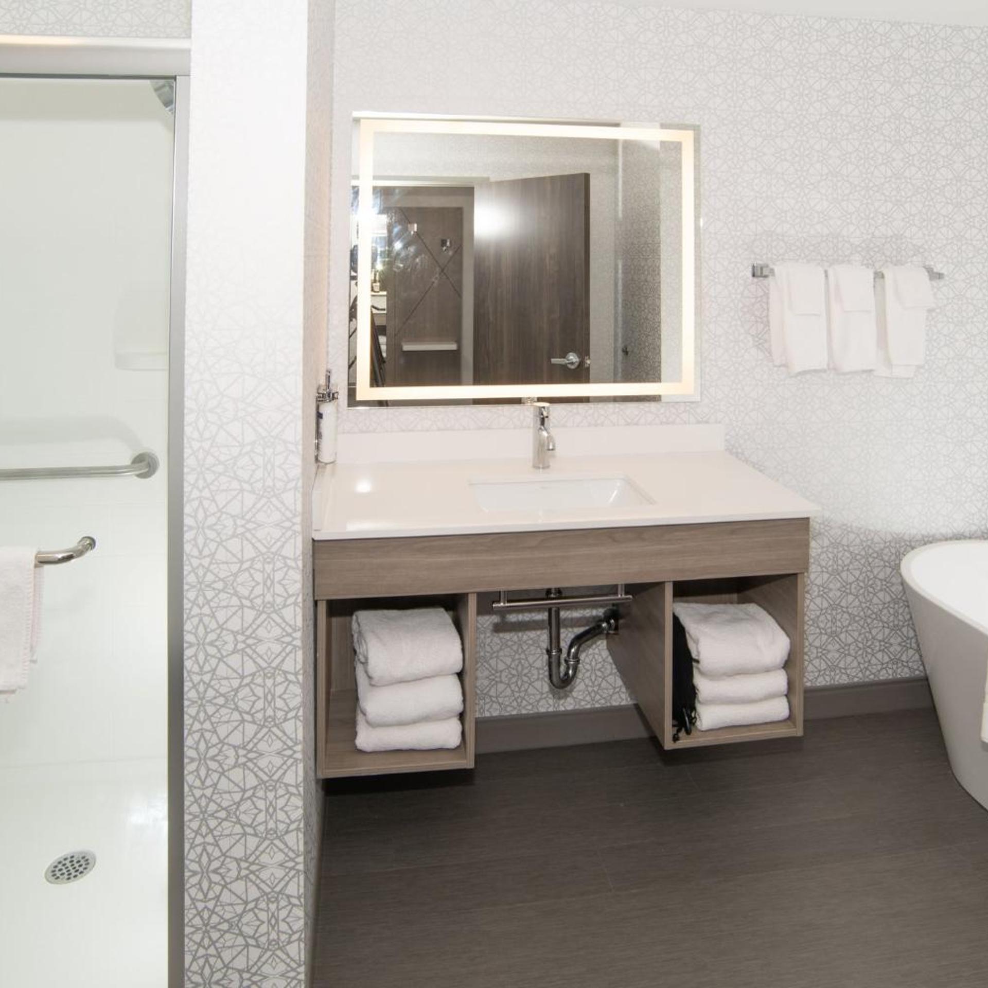 holiday inn express and suites moose jaw an ihg hotel